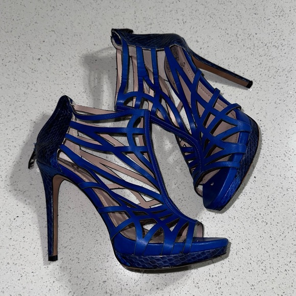 VINCE CAMUTO BLUE SNAKESKIN HEELS 🐍 - Picture 4 of 11